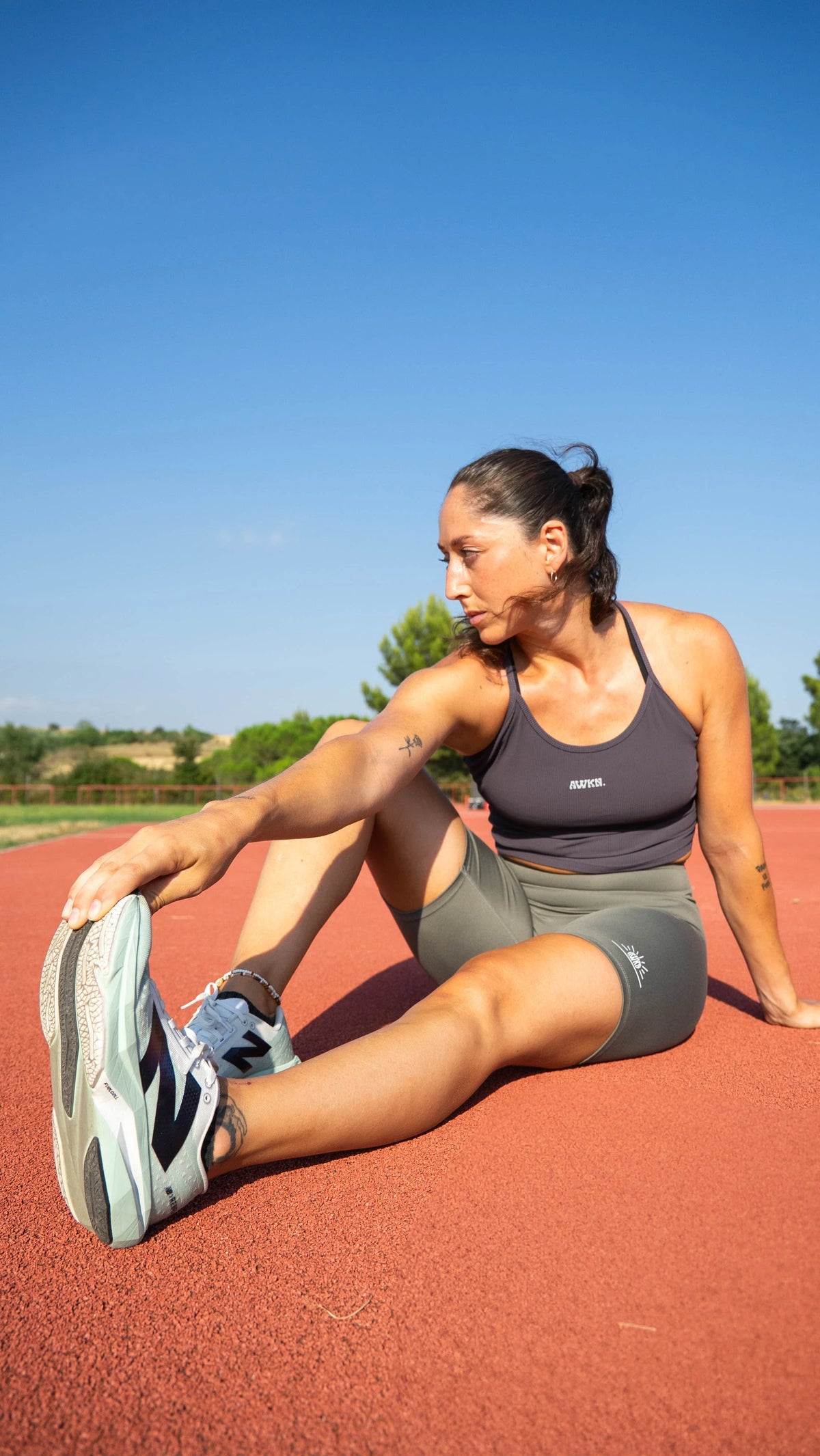 Ropa deportiva para mujer Awaken Brand