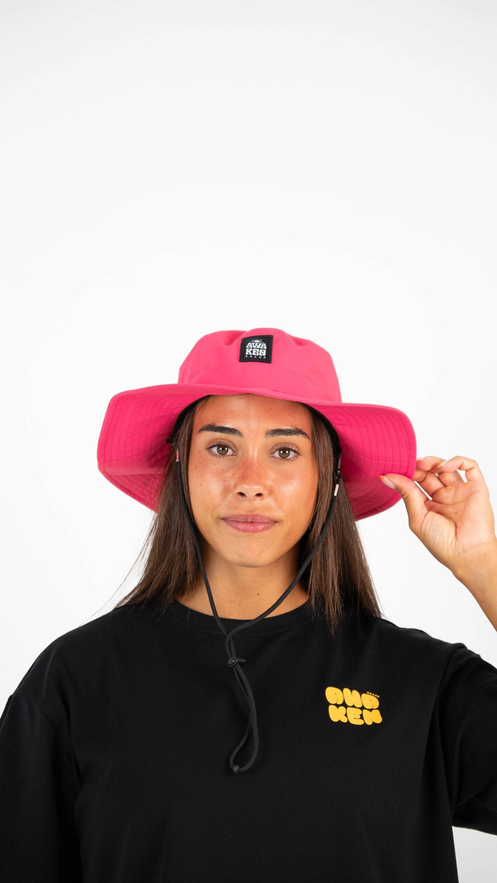 Gorro impermeable con cuerda frontal logo color rosa