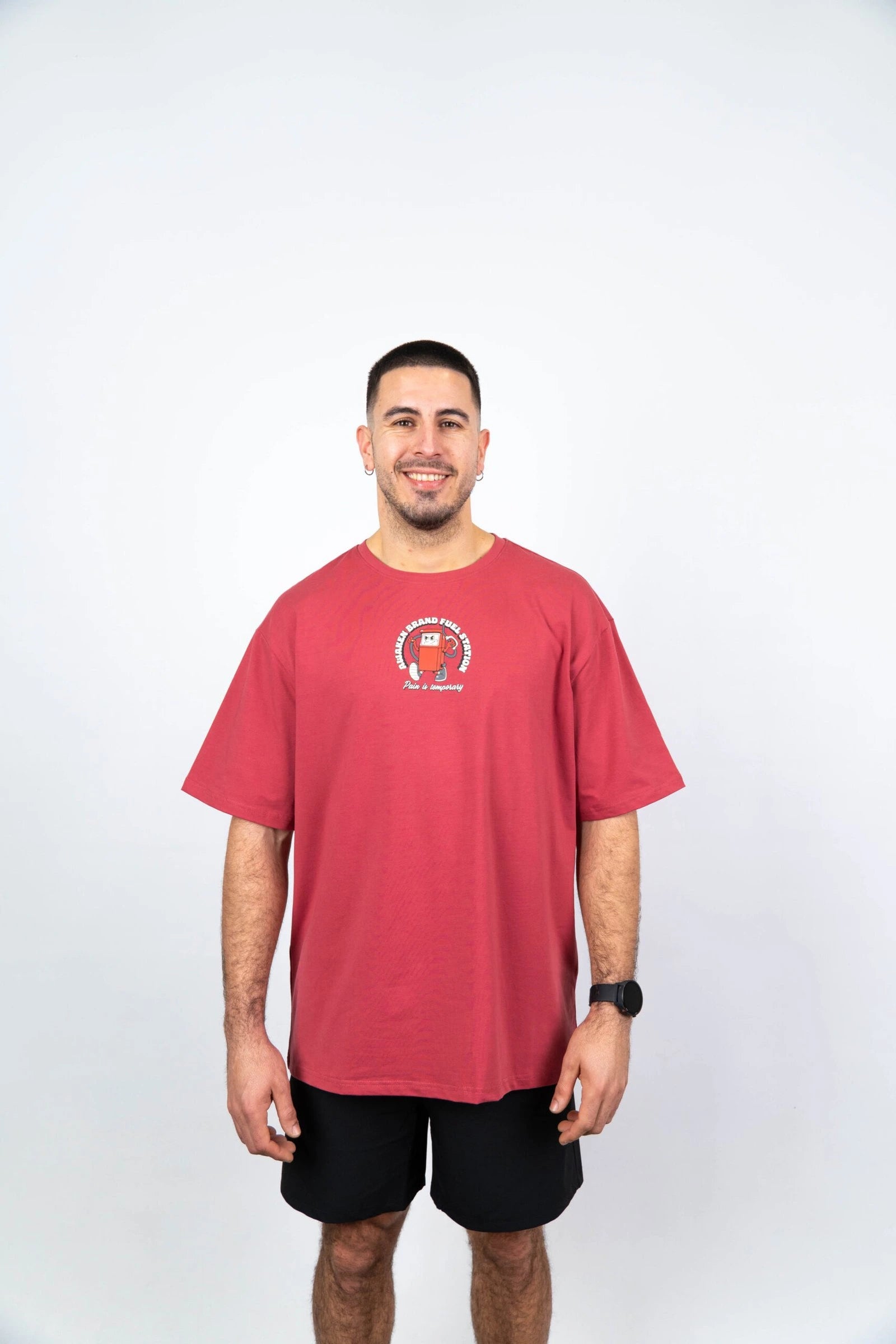 Camiseta de manga corta hombre oversize frontal color burdeos bittersweet