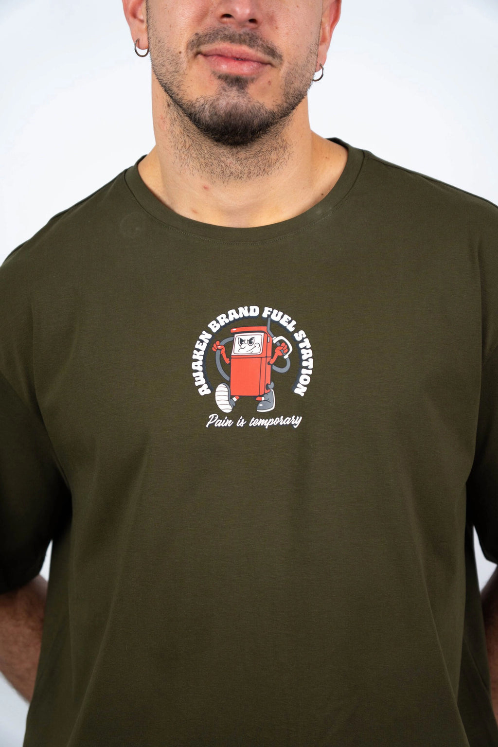 Camiseta de manga corta hombre oversize frontal detalle color verde militar