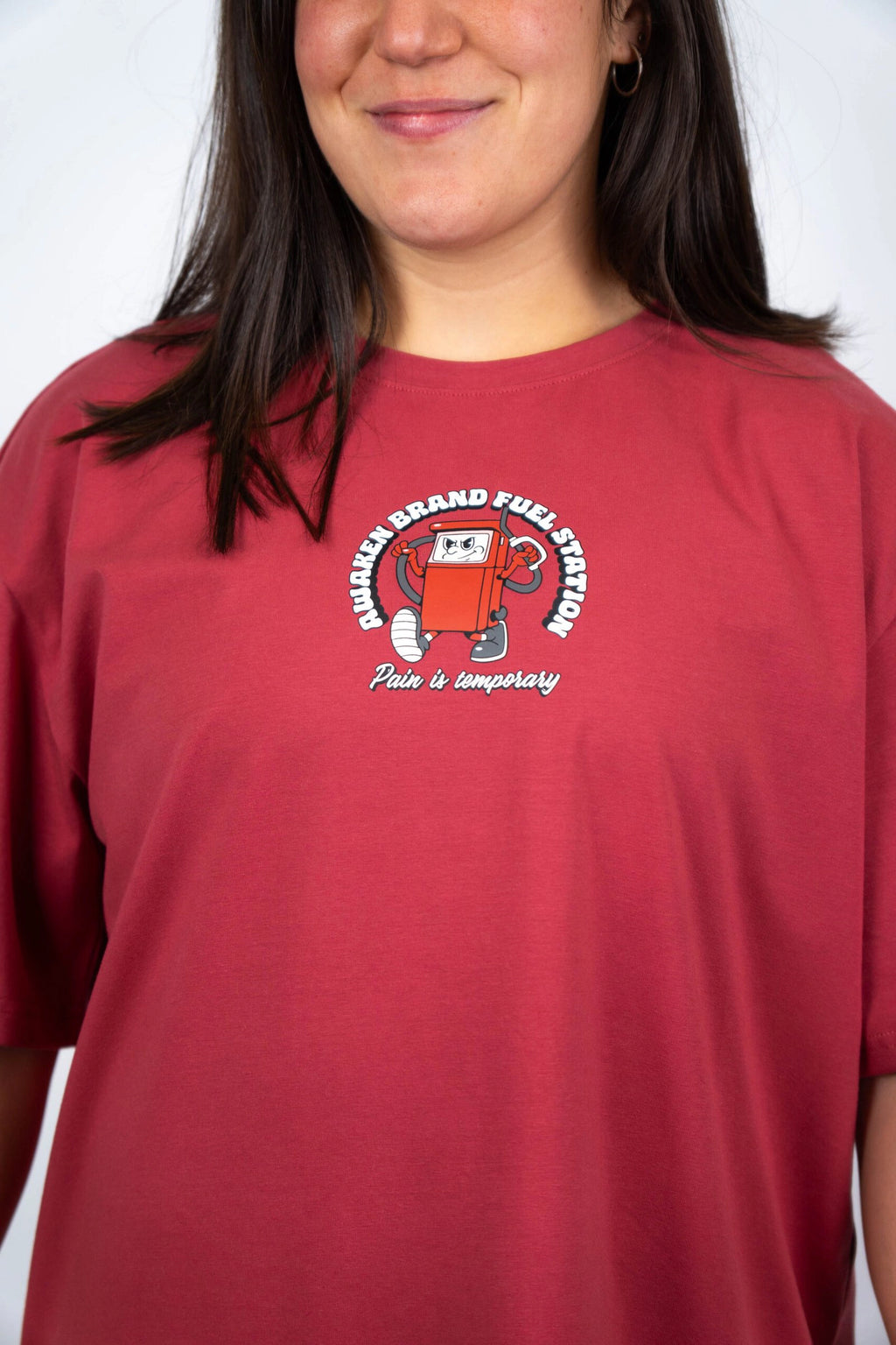 Camiseta de manga corta mujer oversize detalle frontal color burdeos bittersweet