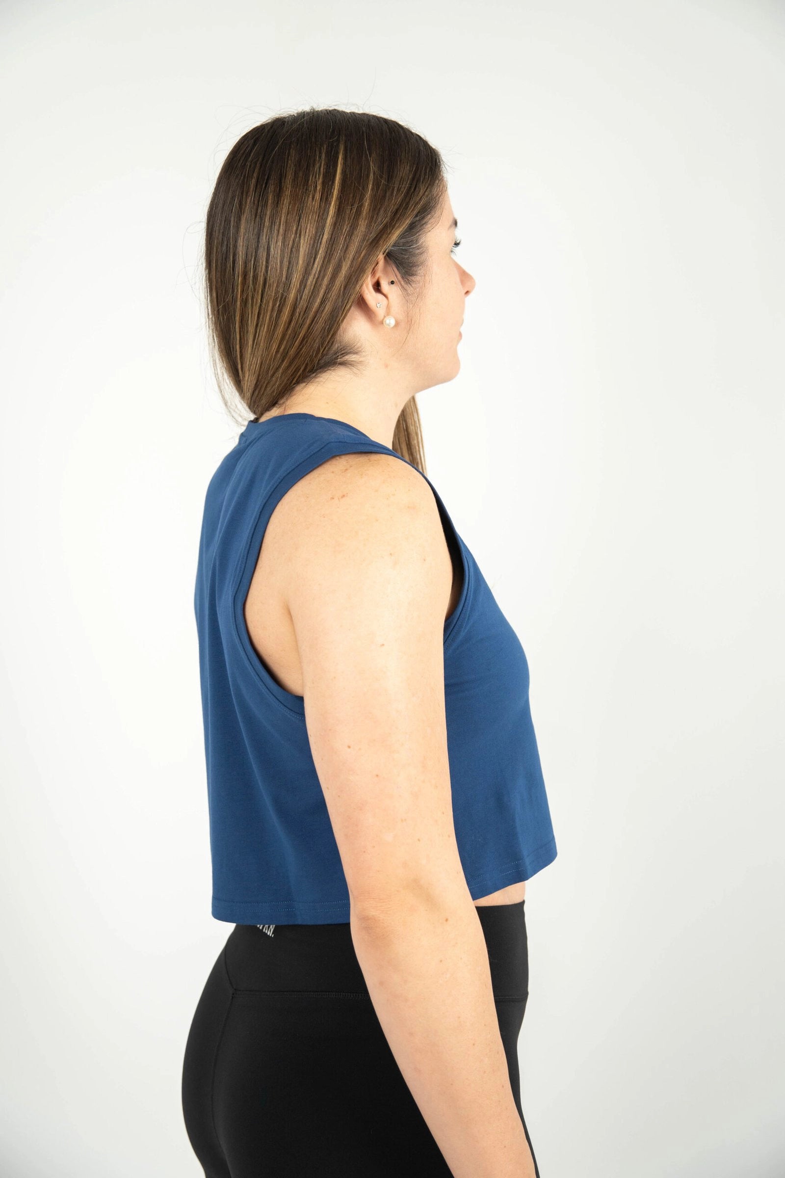 camiseta de tirantes mujer con logo parte frontal color azul 