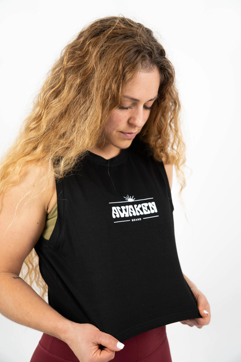 camiseta de tirantes mujer con logo parte frontal color negro 2