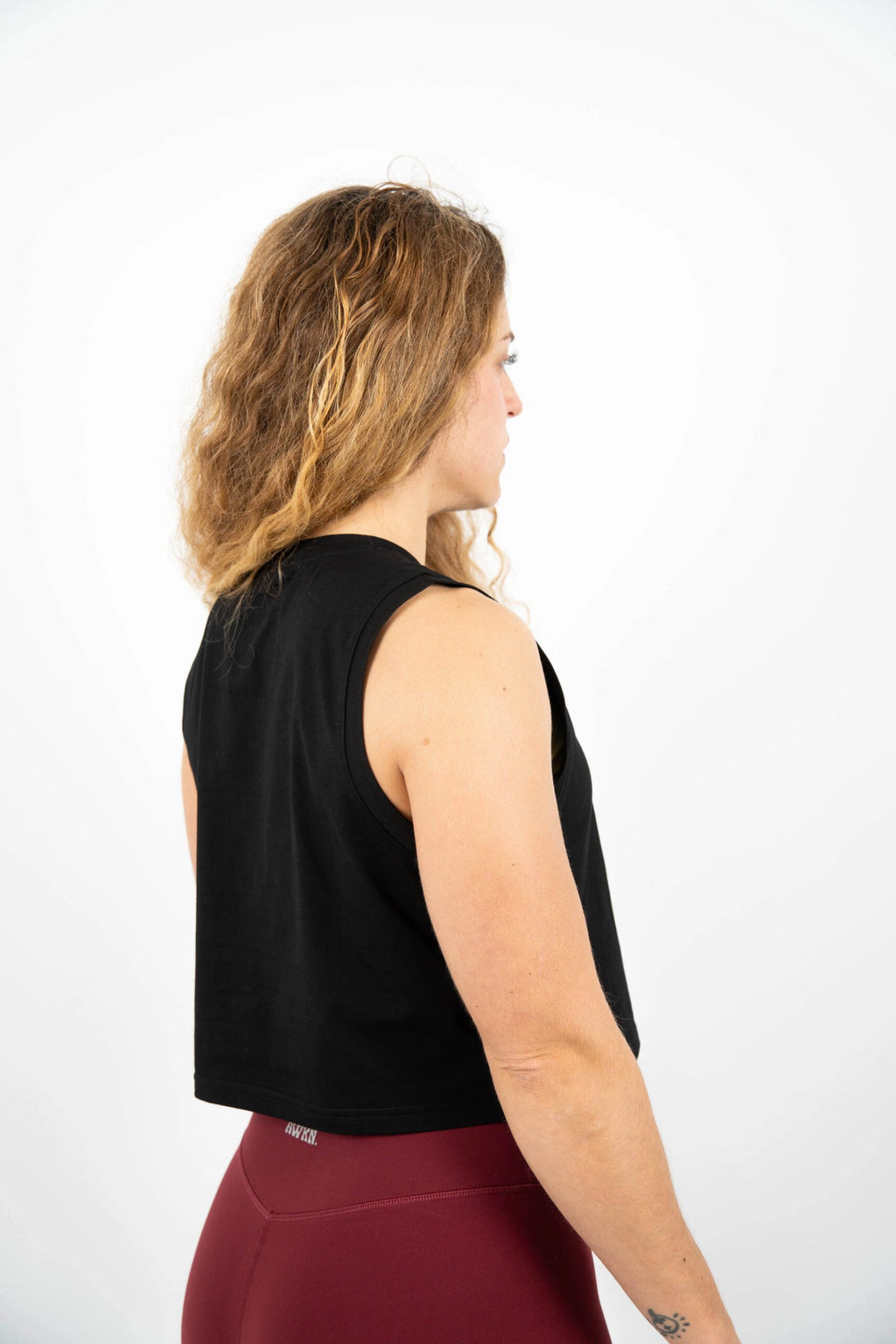 camiseta de tirantes mujer con logo parte frontal color negro 3