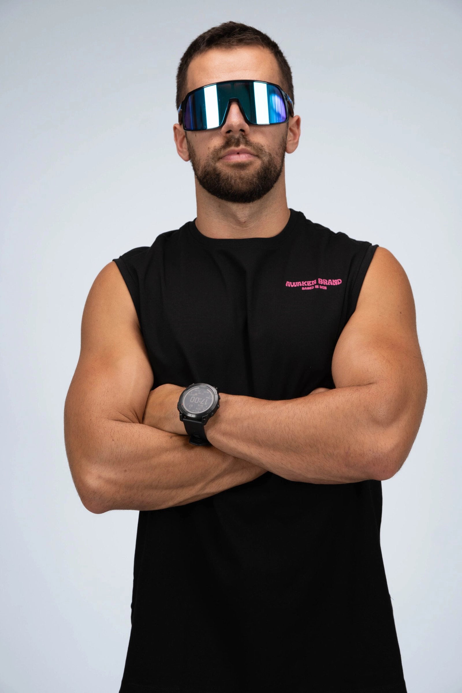 Camiseta de tirantes oversize con gafas color negro 