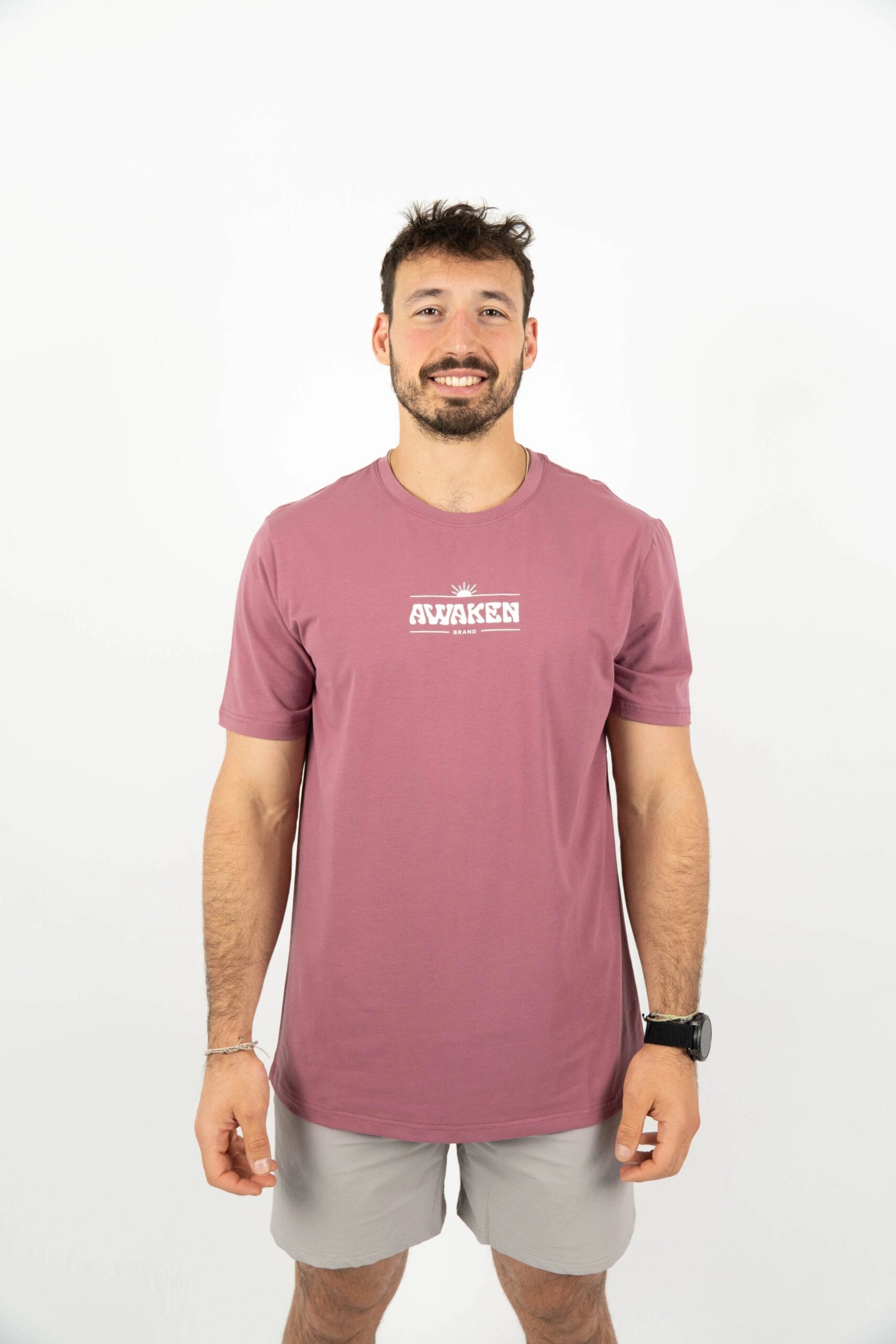 Camiseta manga corta hombre con logo parte frontal color lila claro 2