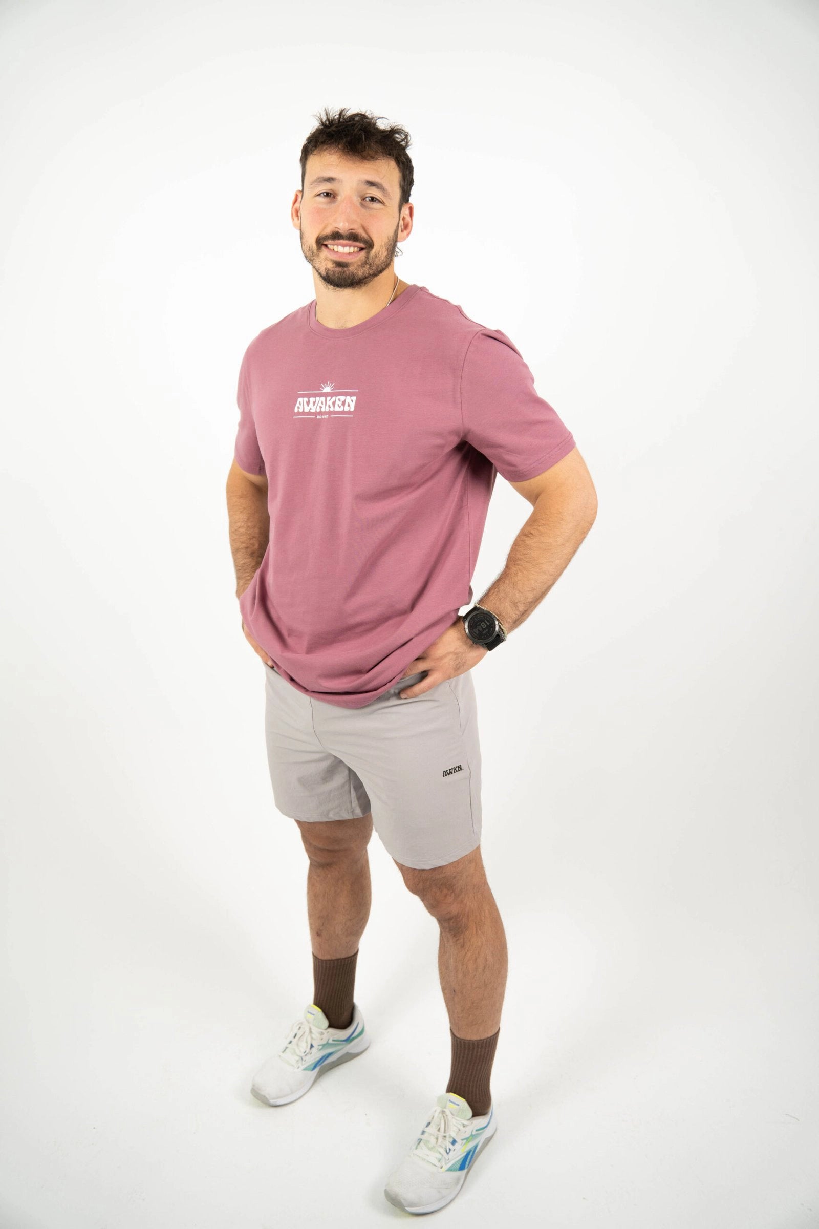 Camiseta manga corta hombre con logo parte frontal color lila claro 4