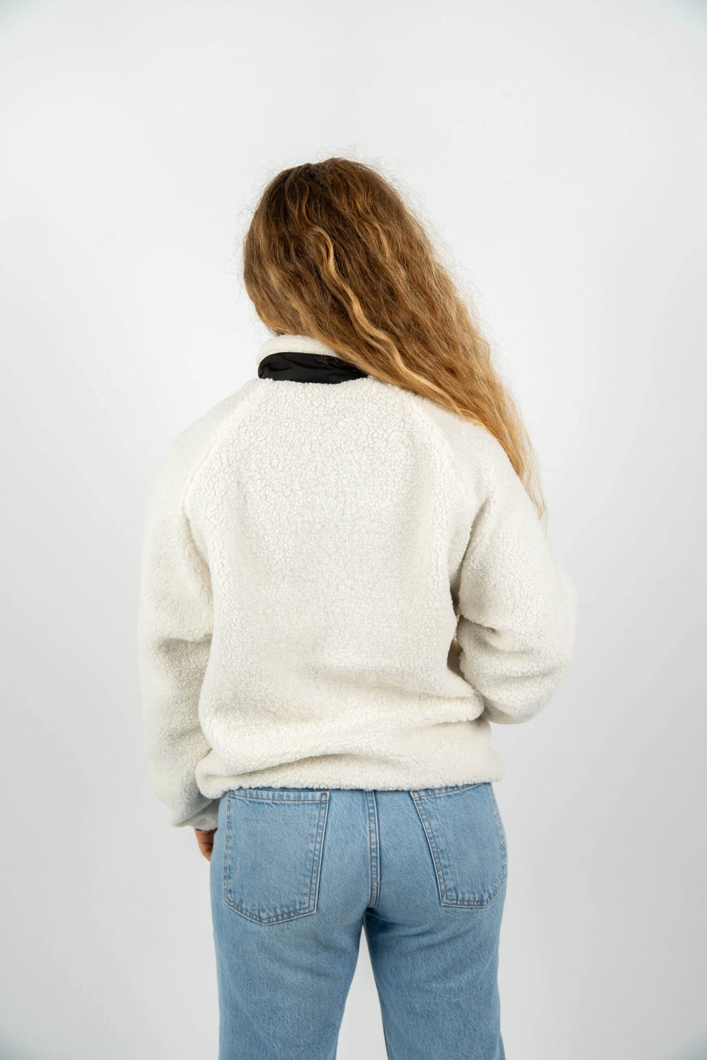 Chaqueta borrego unisex trasera color blanco nieve
