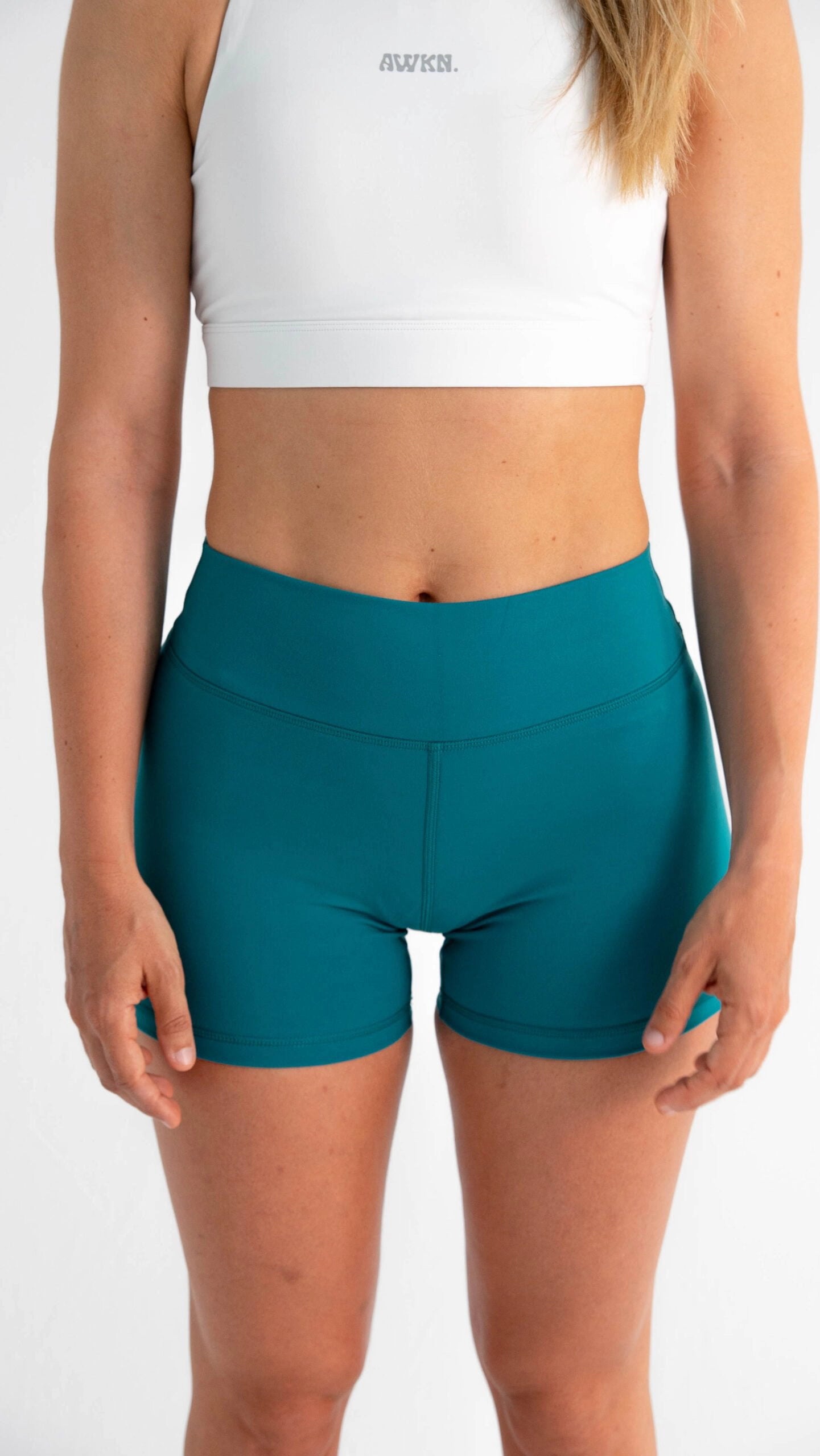 Mallas cortas mujer frontal color azul bondi