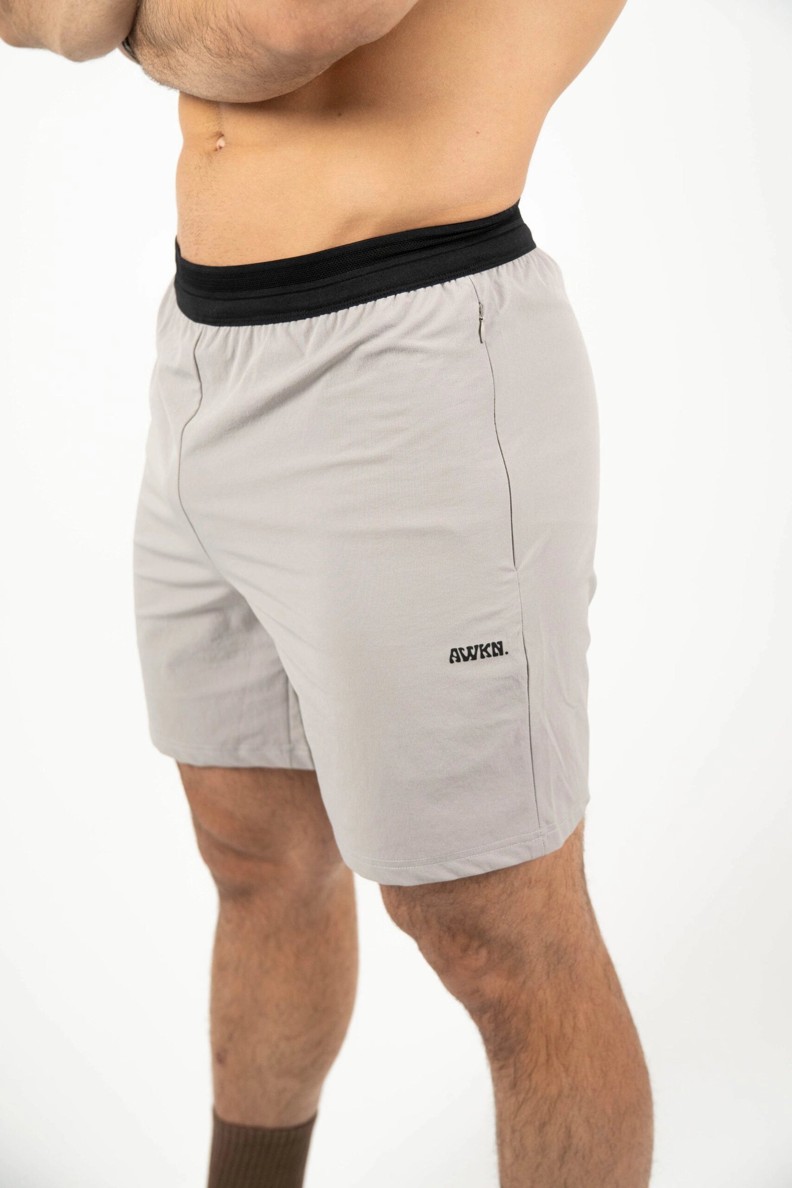 Pantalón corto hombre perfil color gris piedra