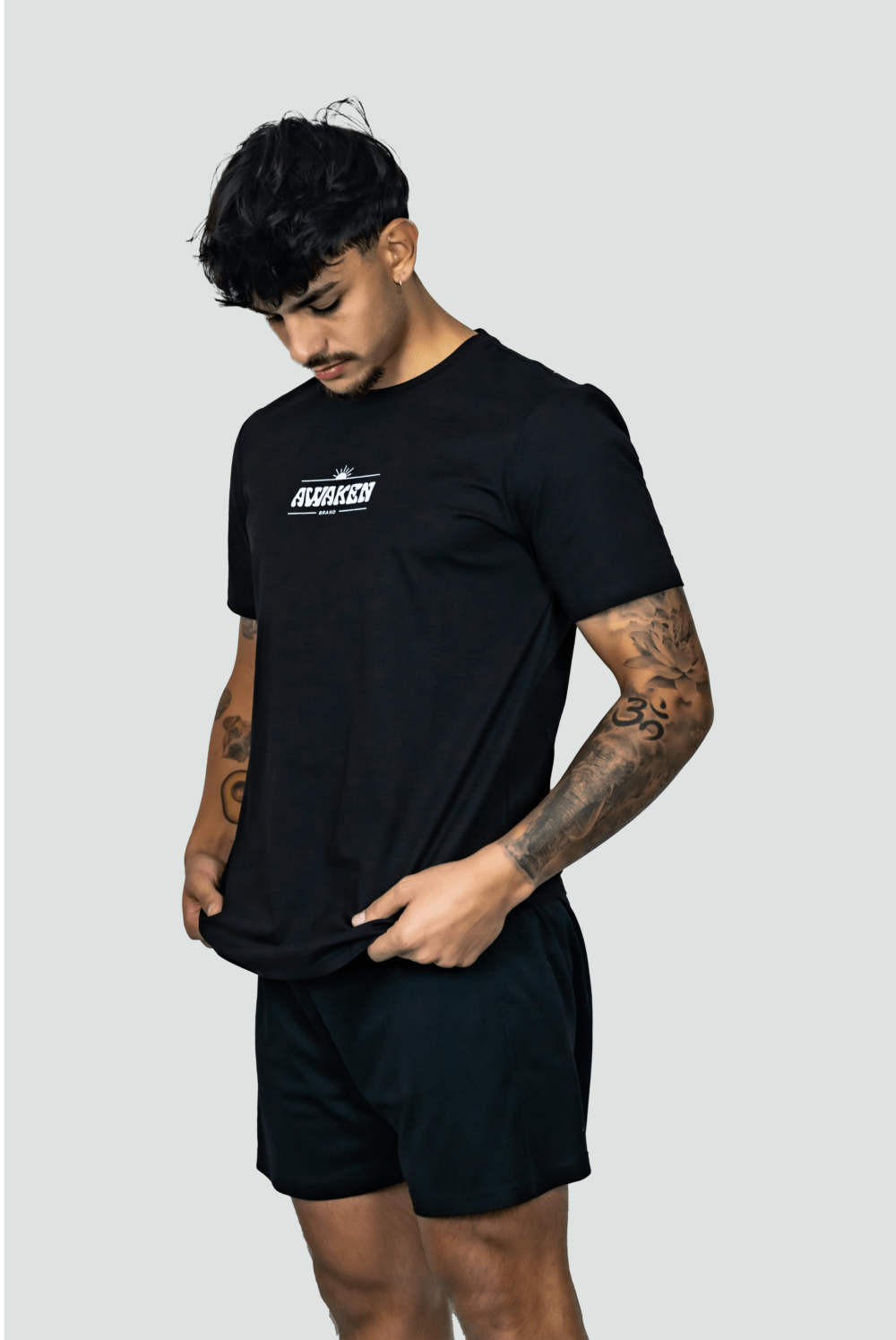 T-shirt black