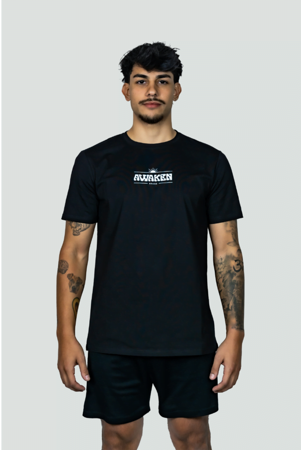 T-shirt black